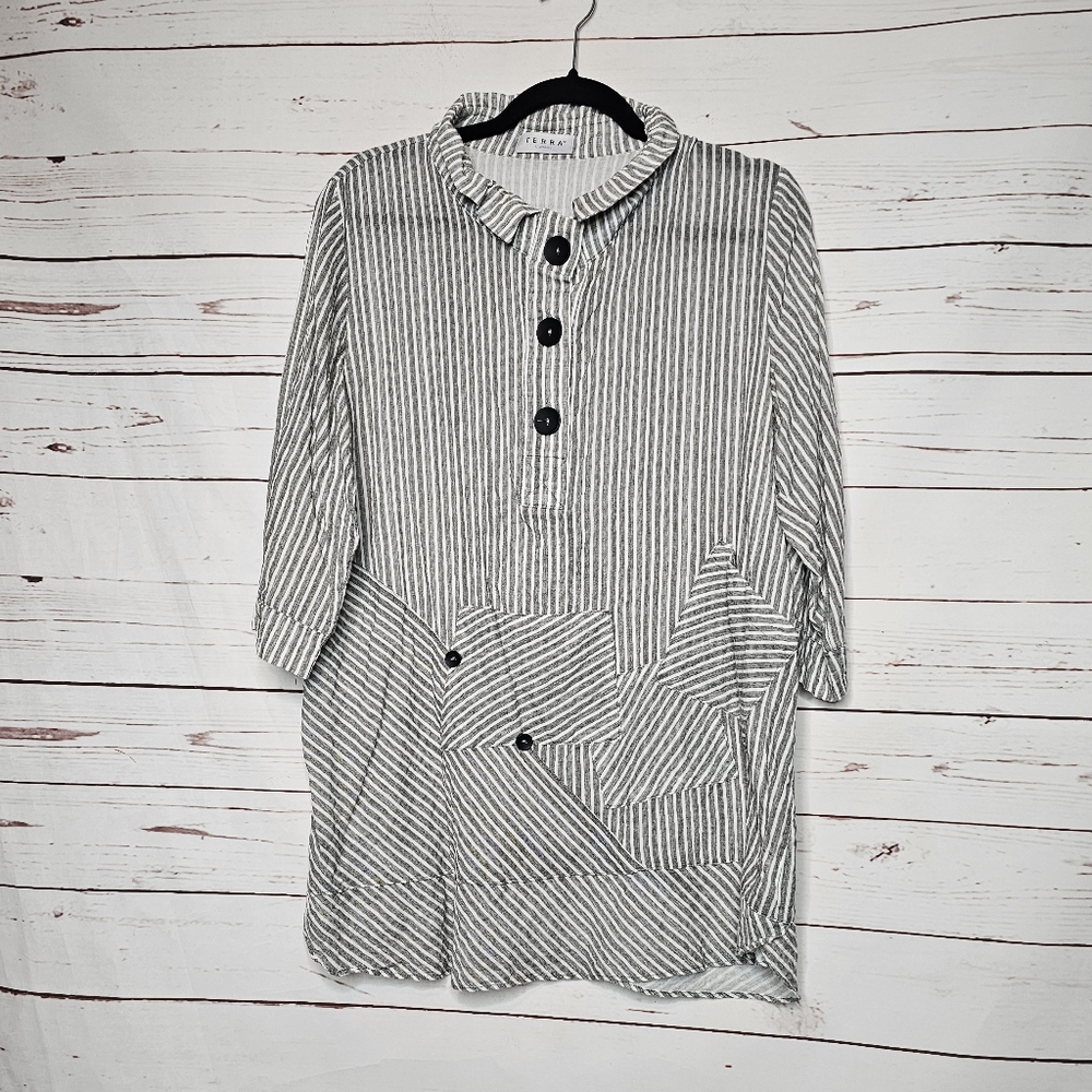 Terra SJ Apparel Striped Button Detail Tunic
